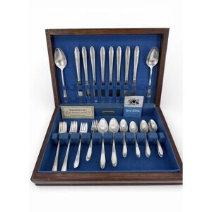 Wm Rogers IS Gardenia Silverplated Flatware Silverware 50 Pieces & Chest